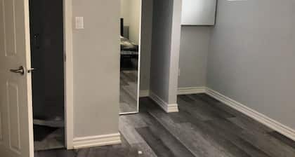 WB01-COZY PRIVATE ROOM WITH PRIVATE WASHROOM