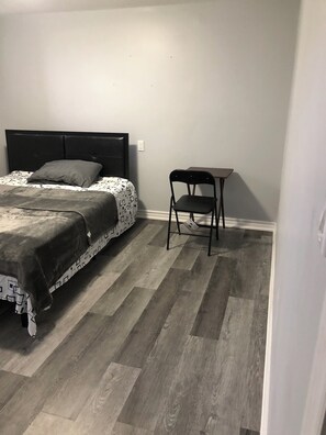 1 bedroom, WiFi, bed sheets - WB01-COZY PRIVATE ROOM WITH PRIVATE WASHROOM (Toronto)