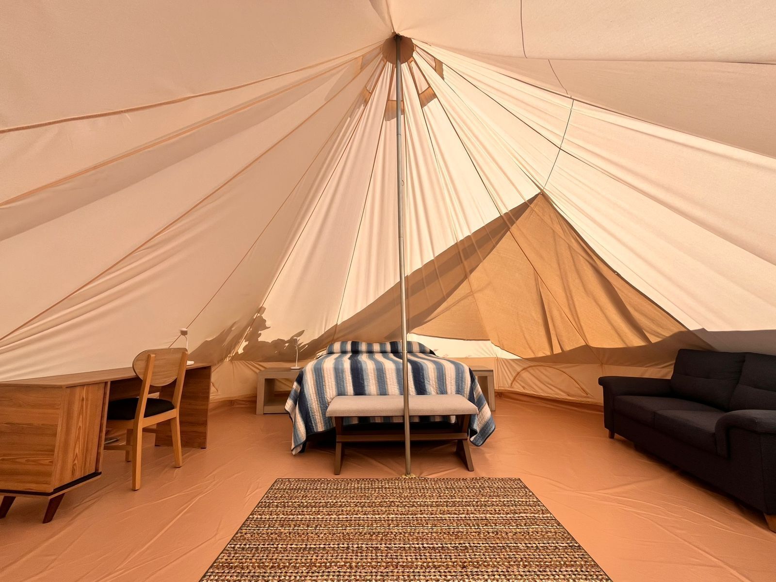 Deluxe-Zimmer | Individuell eingerichtet, Schreibtisch, kostenloses WLAN, Bettwäsche