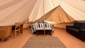 Habitación Deluxe | Muebles diferentes, escritorio, wifi gratis y ropa de cama