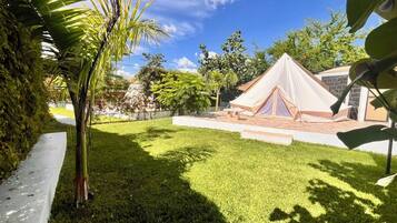 Junior Room | Individually furnished, desk, free WiFi, bed sheets