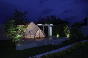 Habitació júnior | Mobiliari individual, escriptori, wifi gratuïta i roba de llit 
