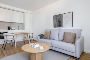 Télévision, chaîne hi-fi