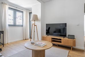 Télévision, chaîne hi-fi
