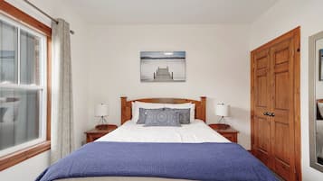 1 dormitorio, tabla de planchar con plancha, wifi gratis y ropa de cama