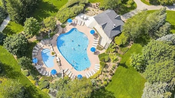 Piscina all'aperto, una piscina riscaldata