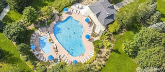 Charming One Bedroom at Snowbridge- Blue Mountain