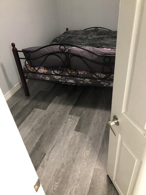 1 غرفة نوم وواي فاي وملاءات أسرّة