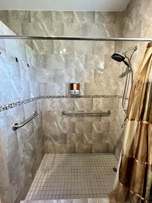 Family House, Ocean View | Bathroom - Ocean View House Quebradillas & Rooftop (Quebradillas)