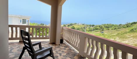 Family House, Ocean View | Balcony view