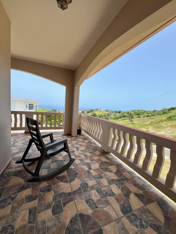 Family House, Ocean View | Balcony view