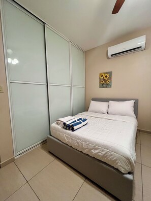 Familiehus, havutsikt | Blendingsgardiner, strykejern/-brett og wi-fi (inkludert)