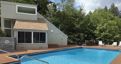 Charming 2-bedroom condo near Sugarbush and Mad River Glen in Waitsfield