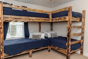 3 bedrooms, iron/ironing board, travel cot, free WiFi