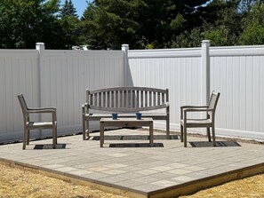 Terrace/patio - Bright & Modern 3BR Lakeview Getaway – Fully Renovated July 2025 (Elk Rapids)