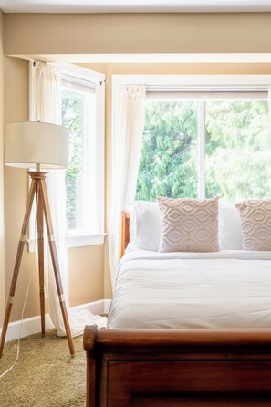 7 bedrooms, desk, iron/ironing board, free WiFi