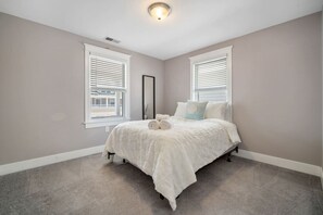 3 bedrooms, desk, iron/ironing board, free WiFi - 3BR Bayside Retreat - Beach Gear Included (Ventnor City)