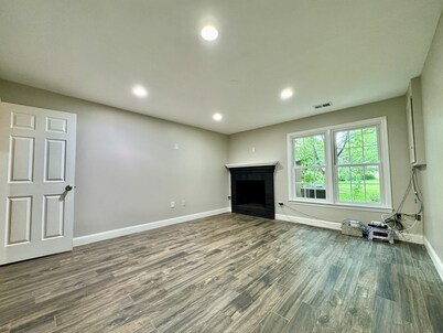 Charming 2-bed apartment in lovely Oakton - a few miles from many universities!