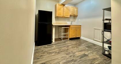 Charming 2-bed apartment in lovely Oakton - a few miles from many universities!