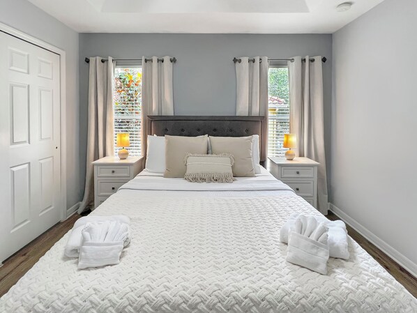 3 chambres, fer et planche à repasser, Wi-Fi gratuit, draps fournis