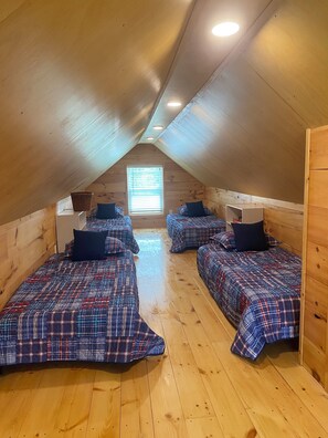 4 bedrooms, WiFi, bed sheets