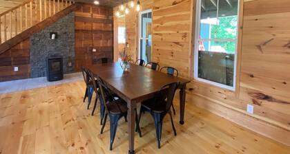 3 bedroom with sleeping loft, fully renovated house in fabulous Bridgton, ME