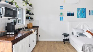 茶具/咖啡用具、冰箱、微波炉、厨具/餐具