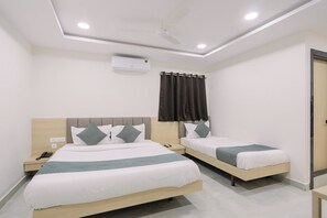 Quarto luxo | Escrivaninha, Wi-Fi de cortesia, roupa de cama