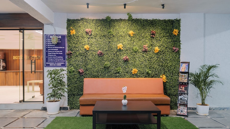 Hotel Saffron Groves