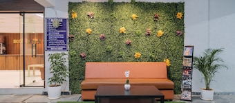 Hotel Saffron Groves