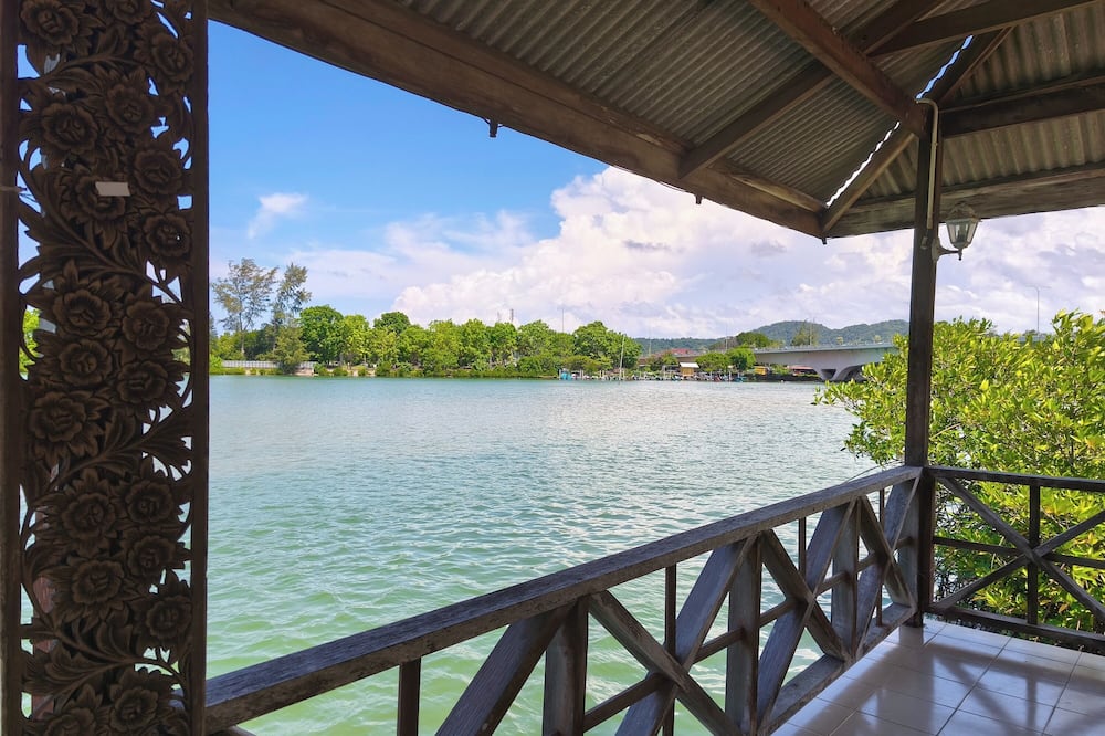 Qurata Riverside Resort