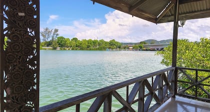 Qurata Riverside Resort