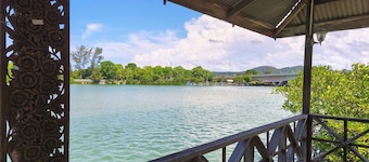 Qurata Riverside Resort
