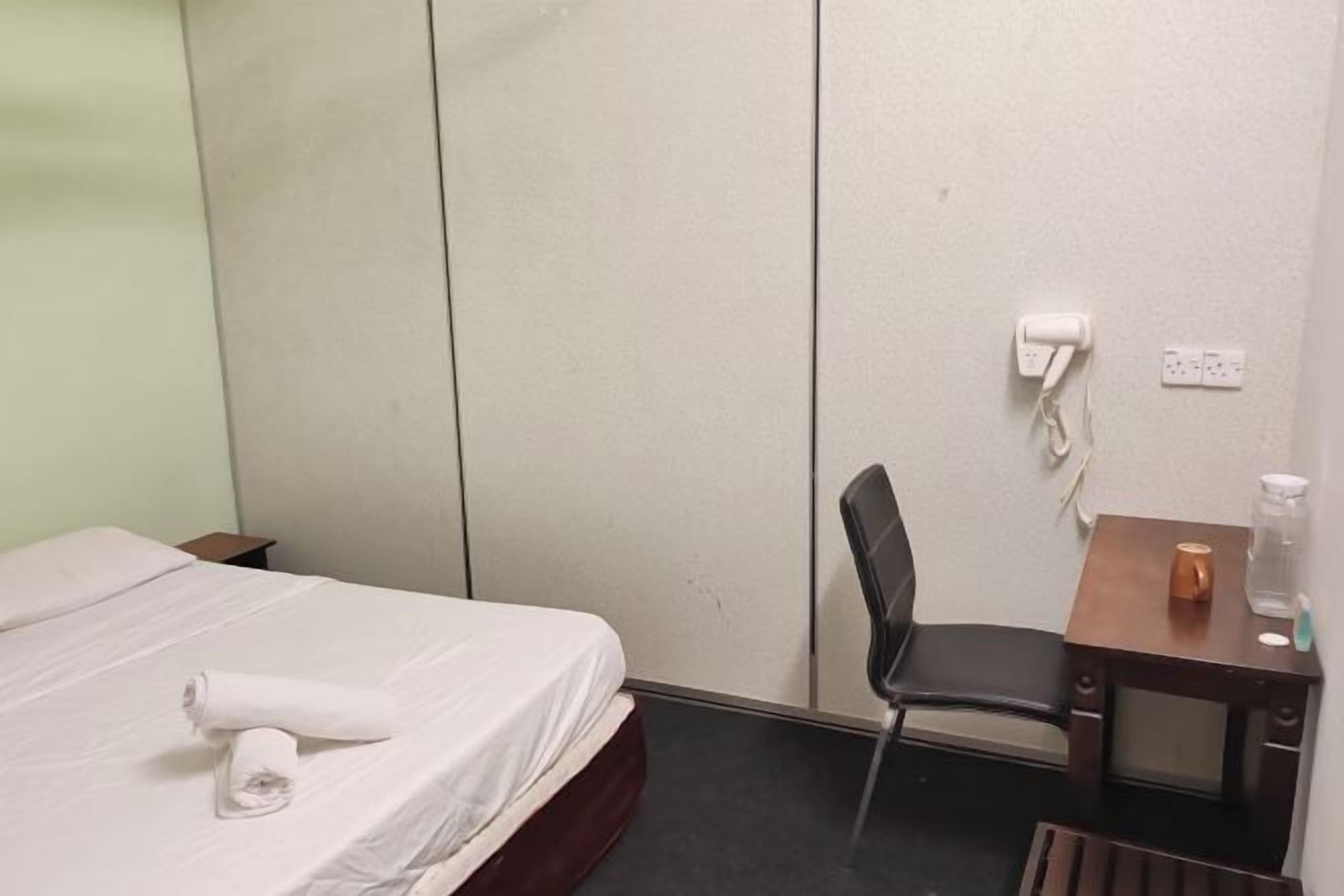 Free WiFi, bed sheets