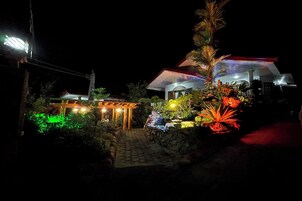 Habitación Grand, varias camas | Escritorio, wifi gratis, ropa de cama