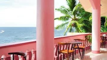 Desayuno con opciones de la cocina local diario (PHP 200 por persona)