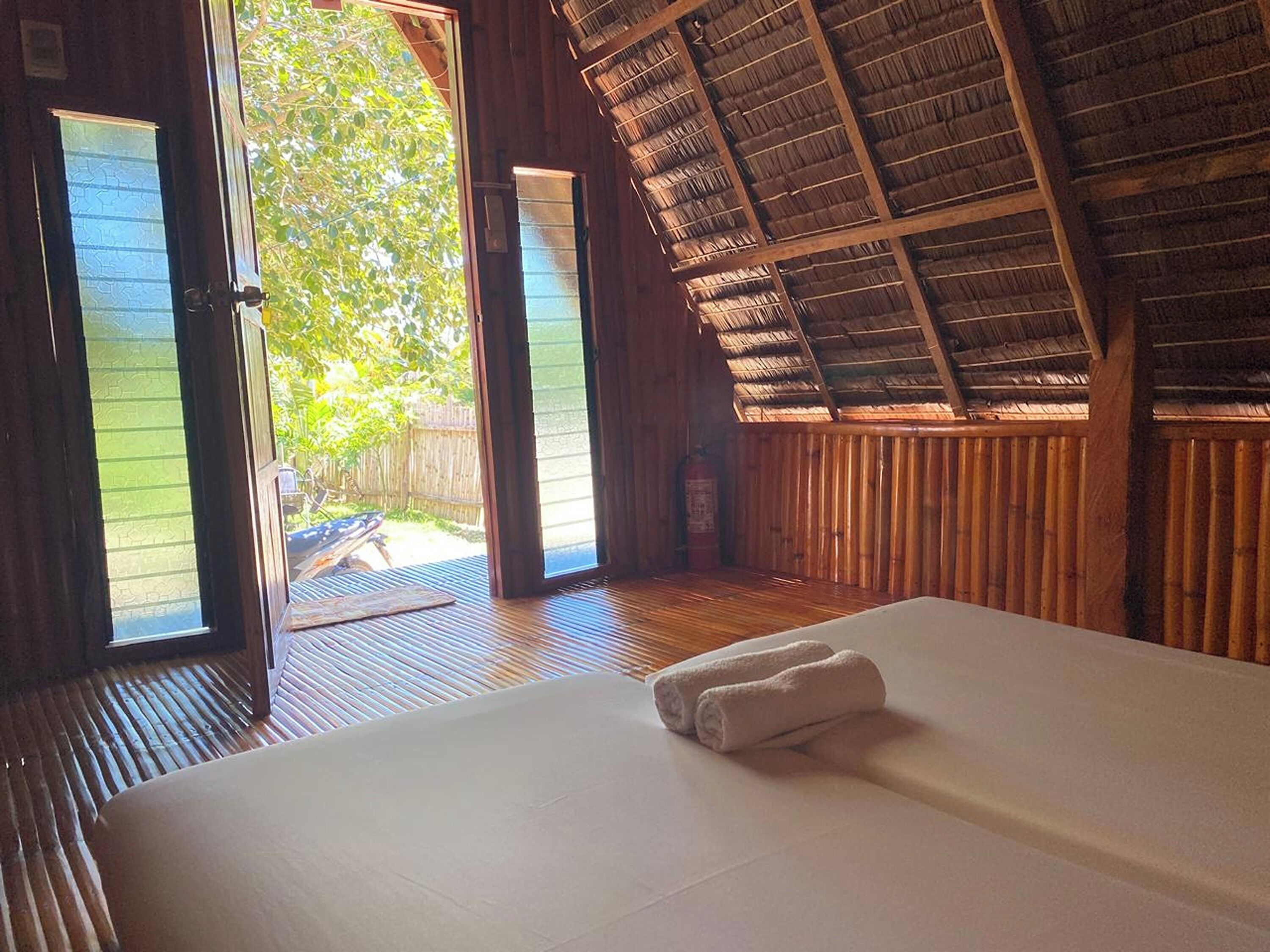 Free WiFi, bed sheets