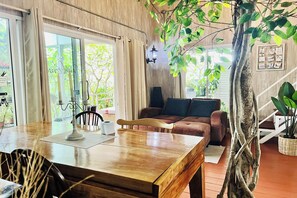 Living area - Bann Kam B&B (Krabi)