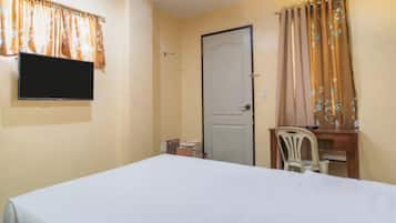 Deluxe Double Room, 1 Queen Bed | Desk, iron/ironing board, free WiFi, bed sheets