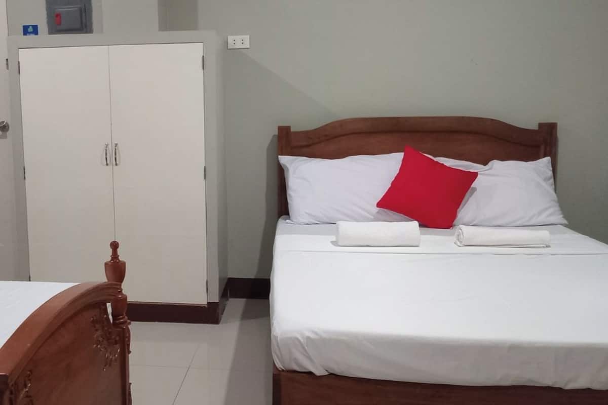 Desk, iron/ironing board, free WiFi, bed sheets