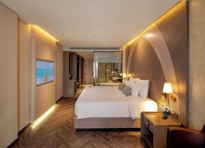 Minibar, in-room safe, desk, laptop workspace - Champton Nha Trang (Nha Trang)