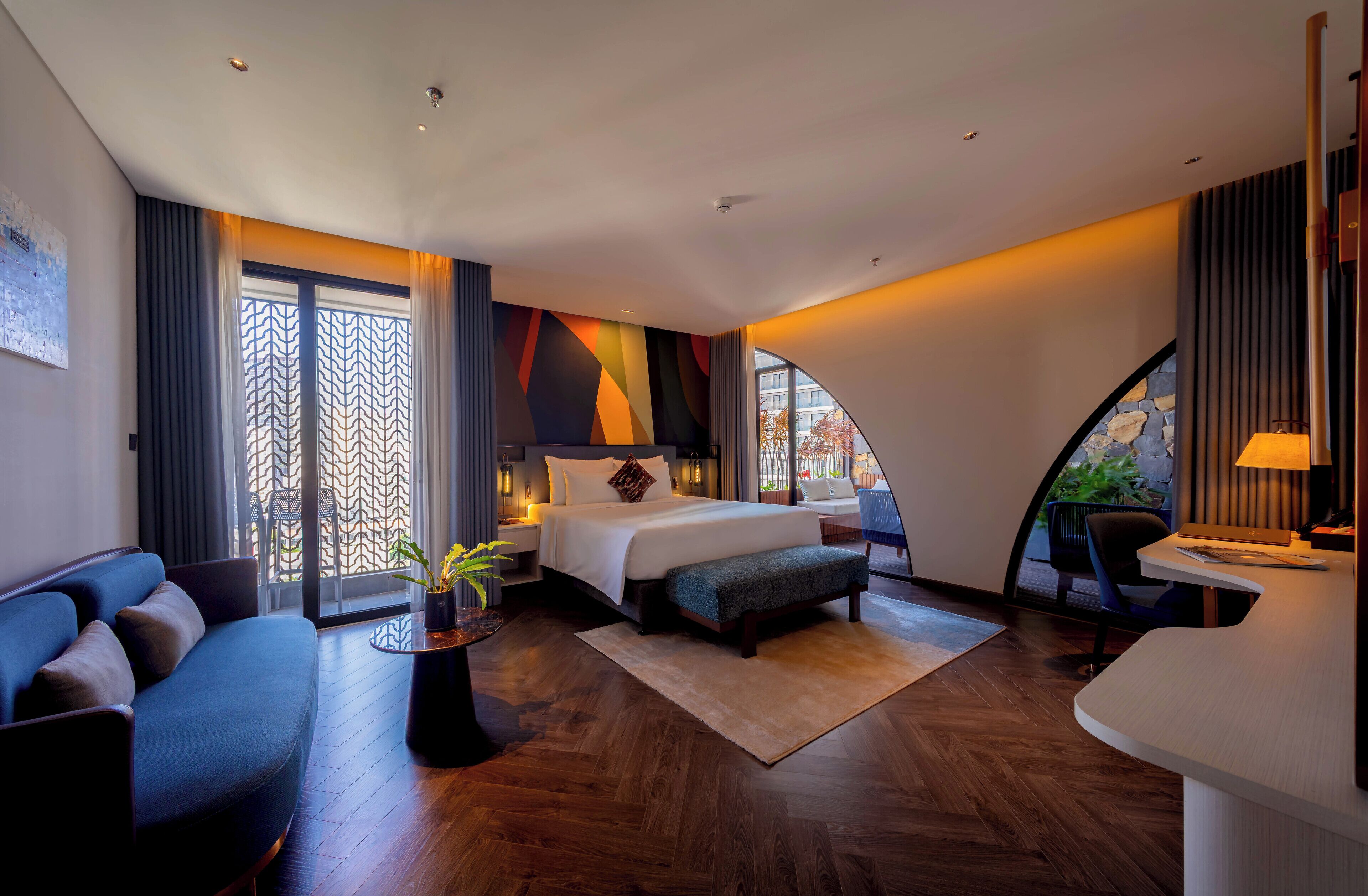 Terrace Suite | Minibar, in-room safe, desk, laptop workspace