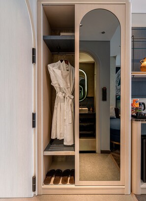 Deluxe-Doppelzimmer | Schrank