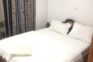 10 bedrooms, WiFi, bed sheets, wheelchair access