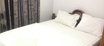 Lodge- Sleeps 20 - Parking