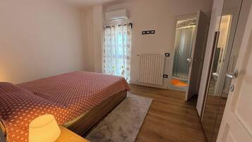 2 Schlafzimmer, Bügeleisen/Bügelbrett, WLAN, Bettwäsche