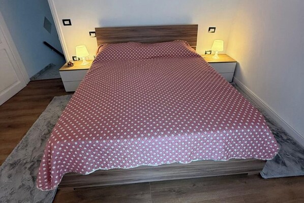 2 Schlafzimmer, Bügeleisen/Bügelbrett, WLAN, Bettwäsche