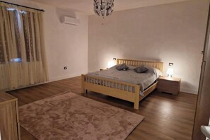 2 bedrooms, iron/ironing board, WiFi, bed sheets - San Miniato 2-Bed Villa, Sleeps 6 with Parking (San Romano)