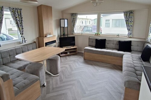 Golden Sands 3-Bed Caravan, Parking & Pet Friendly