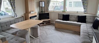 Golden Sands 3-Bed Caravan, Parking & Pet Friendly